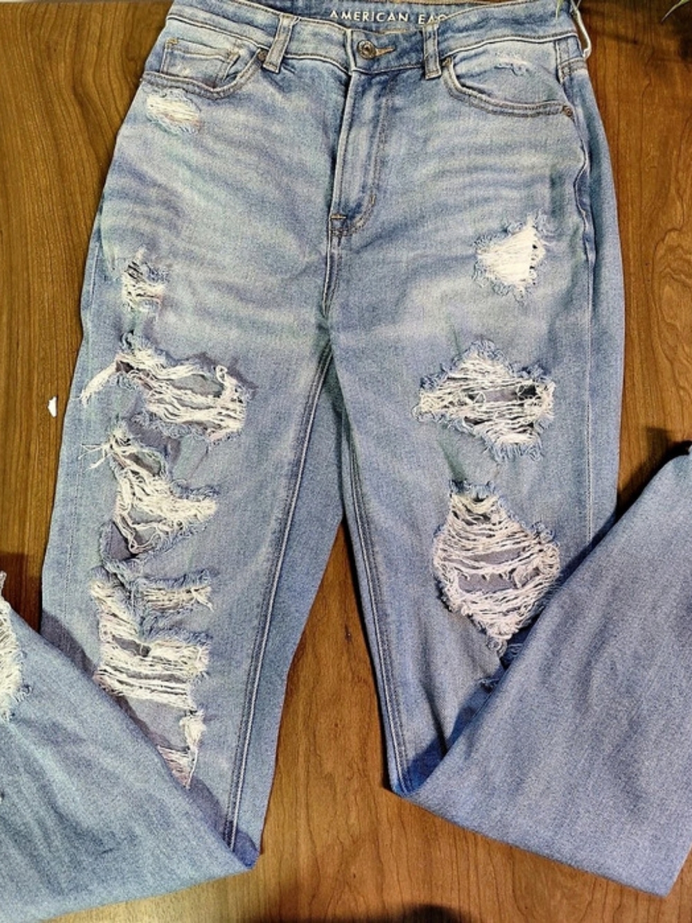 American Eagle AE Ripped Mom Jean Distressed Boyfriend Jeans in Blue